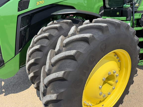 2025 John Deere 8R 370 Tractor