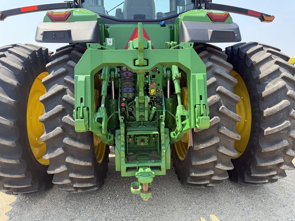 2025 John Deere 8R 370 Tractor