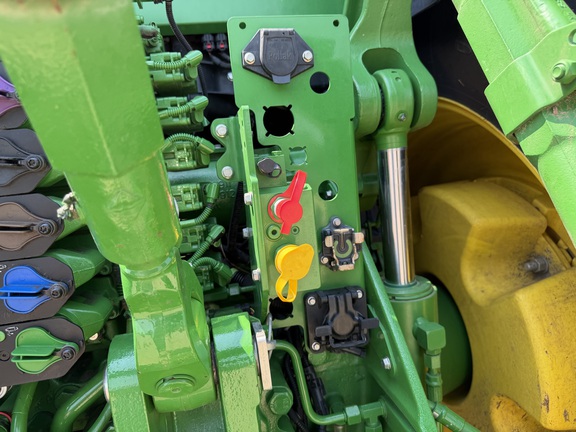 2025 John Deere 8R 370 Tractor