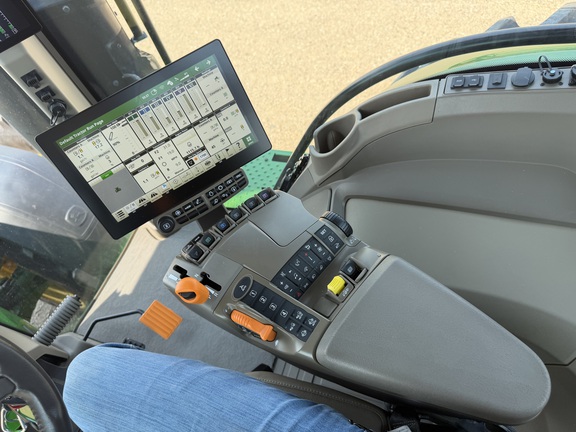 2025 John Deere 8R 370 Tractor