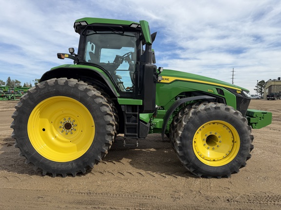 2025 John Deere 8R 370 Tractor