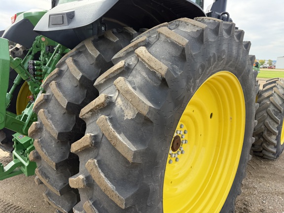 2025 John Deere 8R 370 Tractor