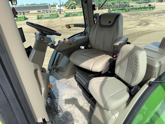 2025 John Deere 8R 370 Tractor