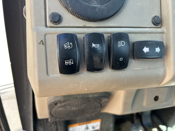 2023 John Deere XUV 835R ATV