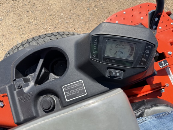 2022 Kubota Z781KWi Mower/Zero Turn