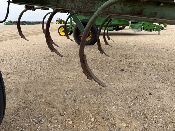John Deere 1610 Chisel Plow