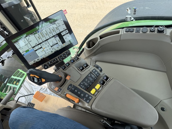 2025 John Deere 7R 350 Tractor