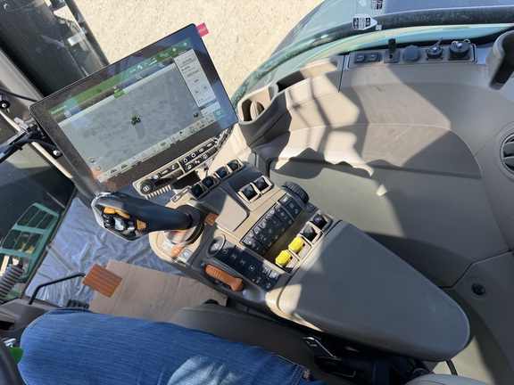 2025 John Deere 7R 350 Tractor