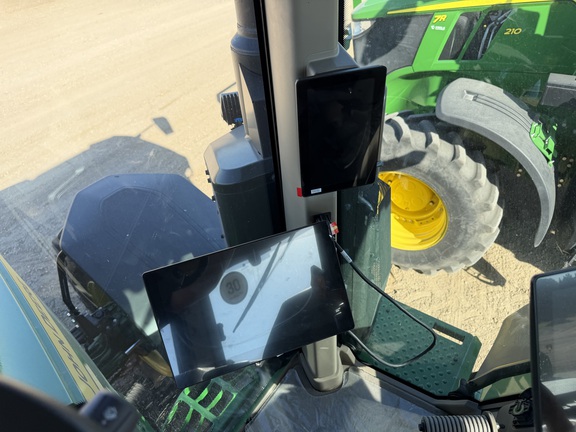 2025 John Deere 7R 350 Tractor