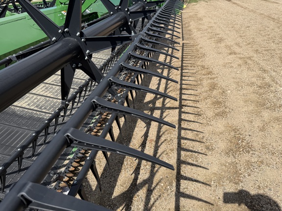 2024 John Deere RD40F Header Combine