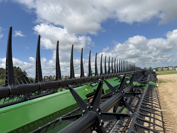 2024 John Deere RD40F Header Combine