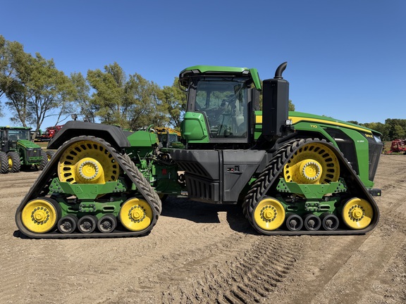 2025 John Deere 9RX 710 Tractor Rubber Track
