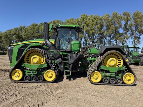 2025 John Deere 9RX 710 Tractor Rubber Track