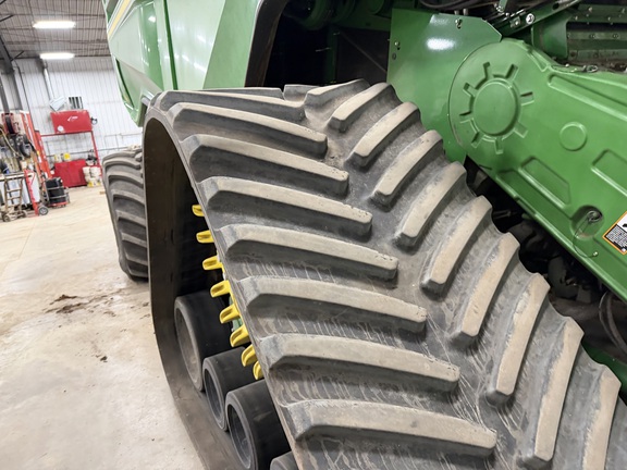 2024 John Deere X9 1000 Combine