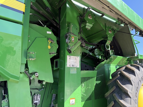 2024 John Deere S780 Combine