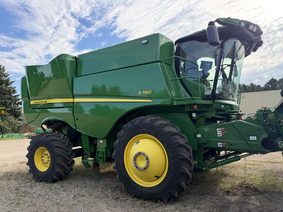 2024 John Deere S780 Combine