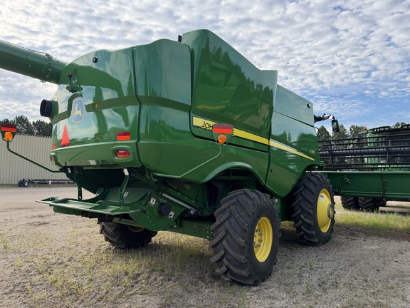 2024 John Deere S780 Combine