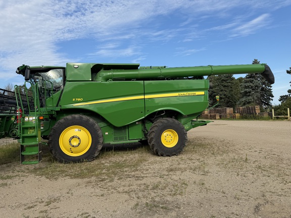 2024 John Deere S780 Combine