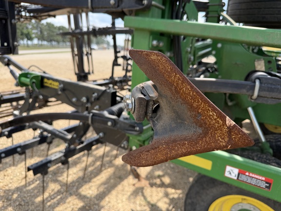 2020 John Deere 2230FH Field Cultivator
