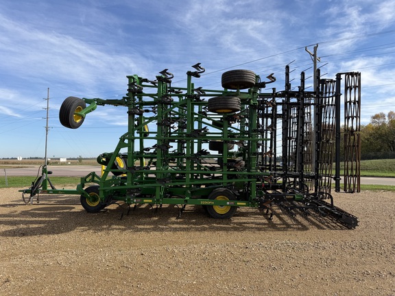 2020 John Deere 2230FH Field Cultivator