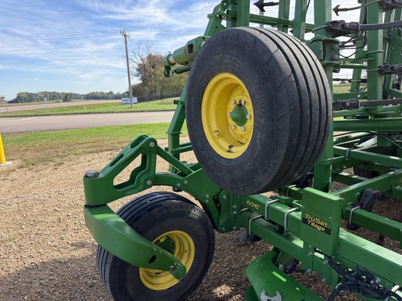 2020 John Deere 2230FH Field Cultivator
