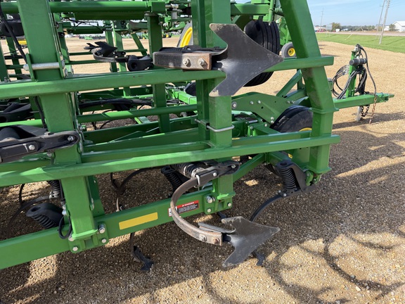 2020 John Deere 2230FH Field Cultivator