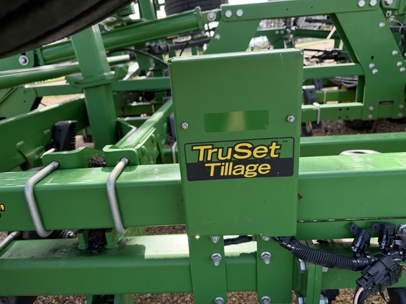 2020 John Deere 2230FH Field Cultivator