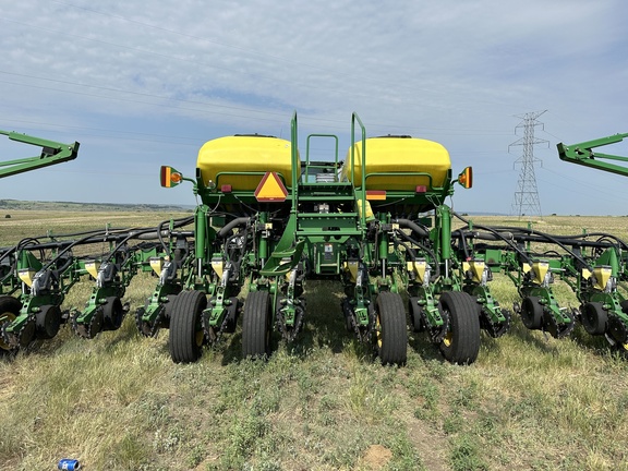 2004 John Deere 1770NT CCS Planter