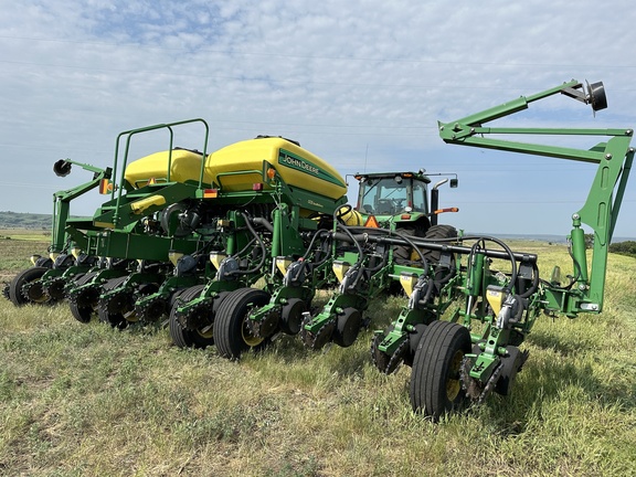 2004 John Deere 1770NT CCS Planter