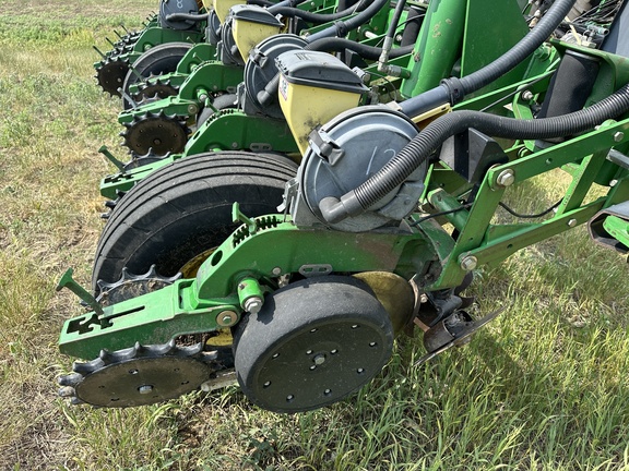 2004 John Deere 1770NT CCS Planter