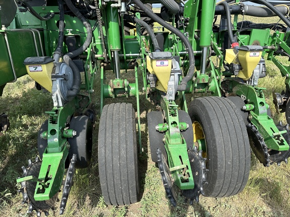 2004 John Deere 1770NT CCS Planter