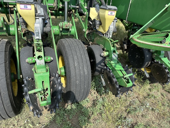 2004 John Deere 1770NT CCS Planter