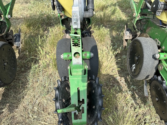 2004 John Deere 1770NT CCS Planter