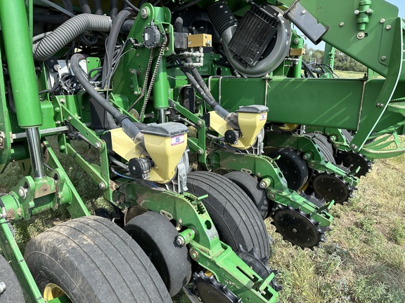 2004 John Deere 1770NT CCS Planter