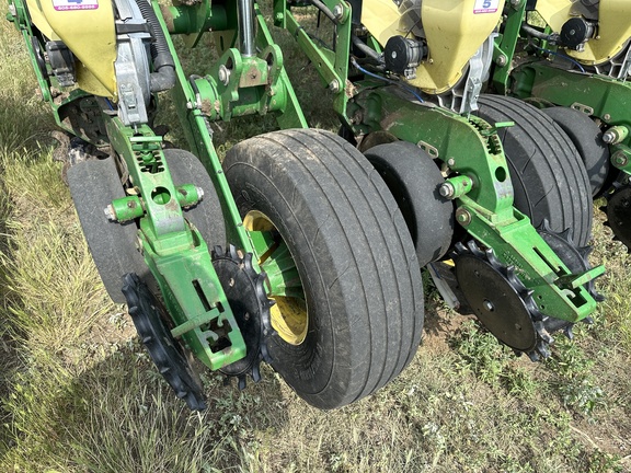 2004 John Deere 1770NT CCS Planter