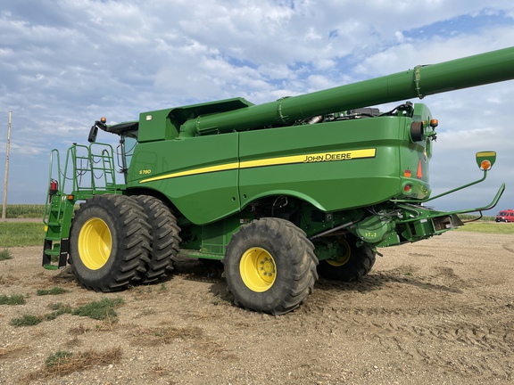 2020 John Deere S780 Combine