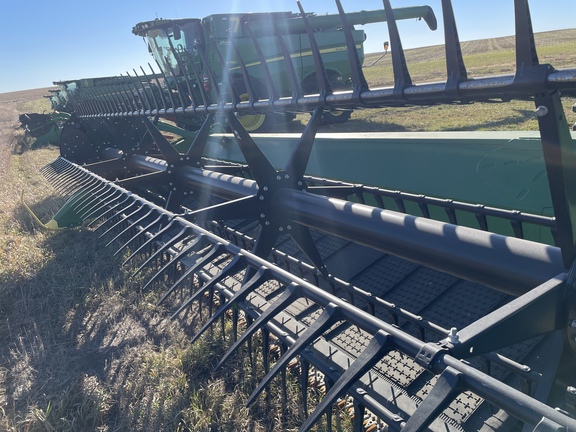 2023 John Deere RD40F Header Combine