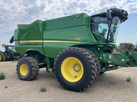 2023 John Deere S780 Combine