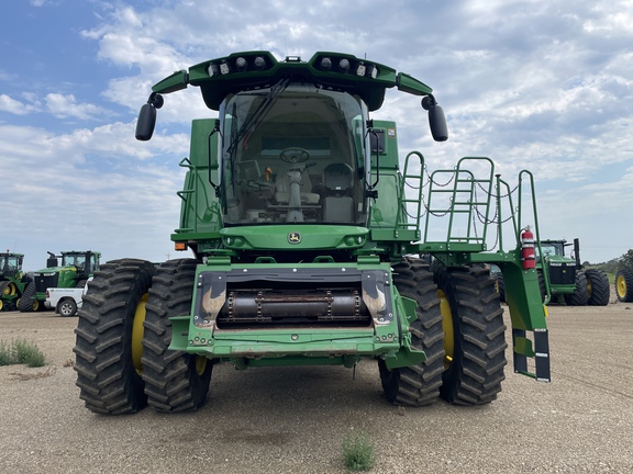 2023 John Deere S780 Combine