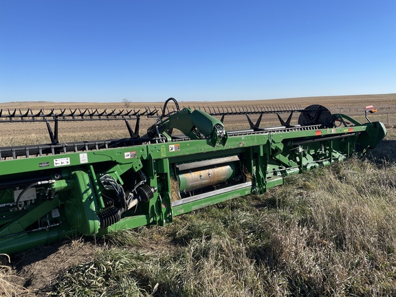 2022 John Deere RD40F Header Combine