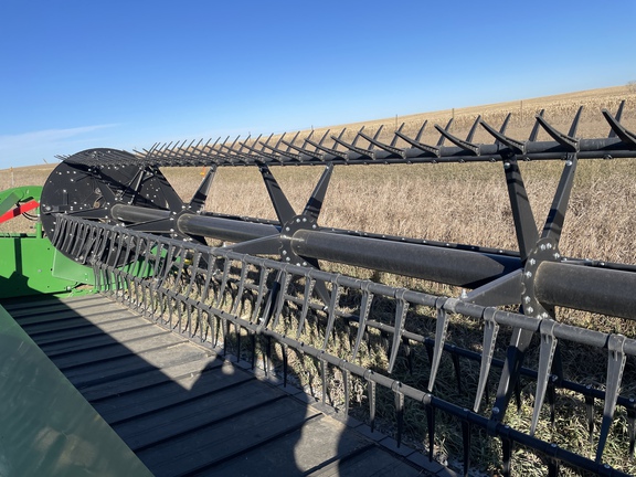 2022 John Deere RD40F Header Combine