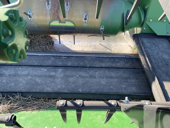 2022 John Deere RD40F Header Combine