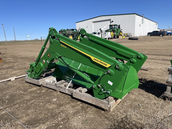 2022 John Deere 700M Loader