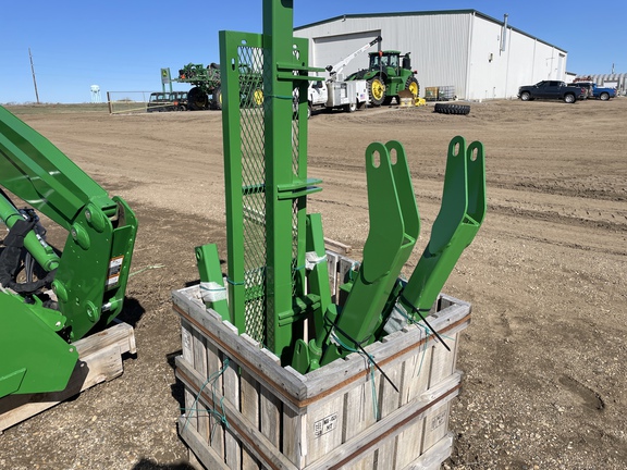 2022 John Deere 700M Loader