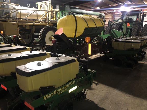 2001 John Deere 1770 Planter