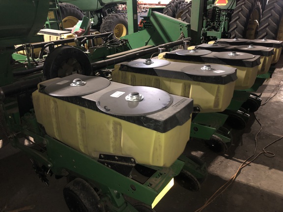 2001 John Deere 1770 Planter