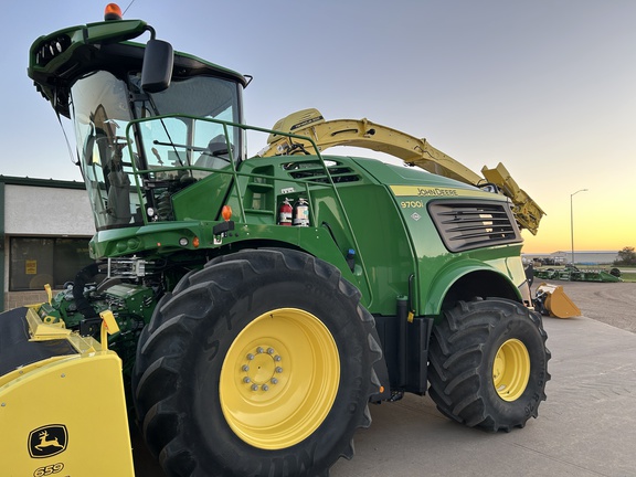 2021 John Deere 9700 Forage Harvester