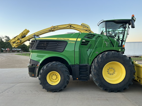 2021 John Deere 9700 Forage Harvester