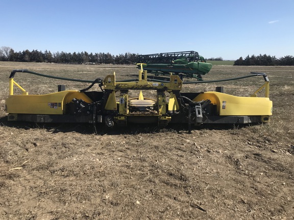 2023 John Deere 770 Header Forage