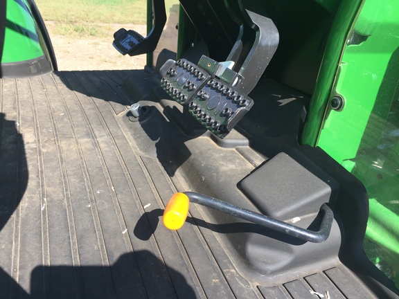 2019 John Deere 5075M Tractor